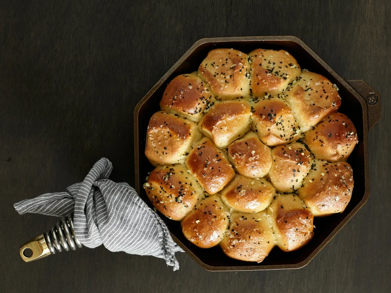 Сковорода чугунная с крышкой Skillet D=26