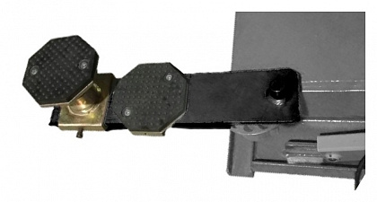 Подъемник ножничный г/п 2500 кг. пневматический напольный с поворотными лапами
