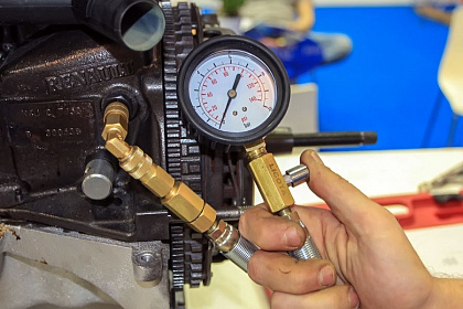 Набор для измерения давления масла двигателя